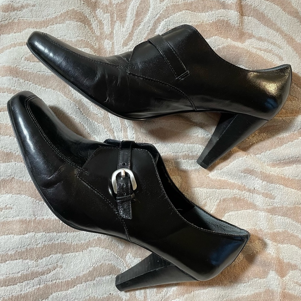 Nine West Spotono Witchy Black Leather Loafer Buckle Pumps